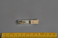 F 05460
<br/>
<br/>
<em></em>